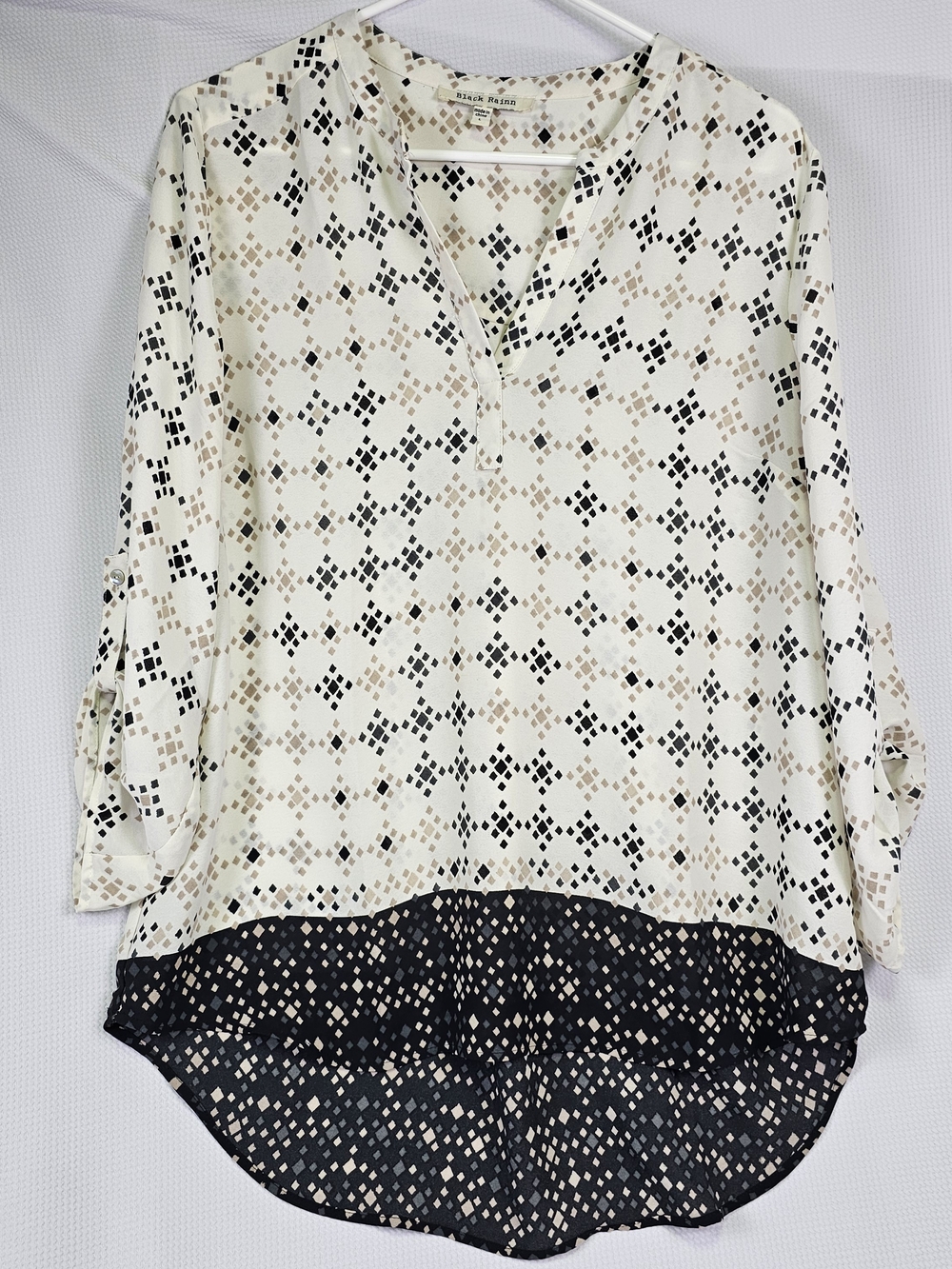 Kensie Cream Geo-Print Tunic Top with Black Hem